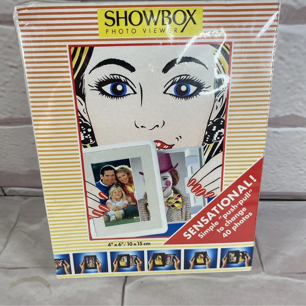 SHOWBOX PHOTO VIEWER HOLDS 40 4X6 PHOTOS PICTURE FRAME.